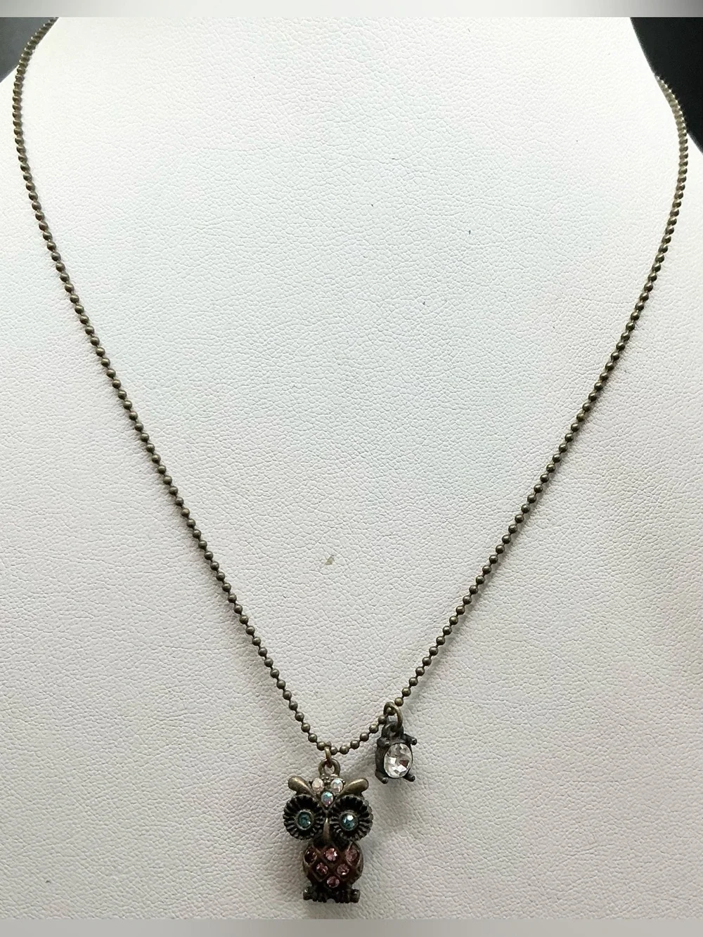 VINTAGE BETSEY JOHNSON DAINTY RHINESTONE OWL PENDANT LIGHT GREY GOLDTONE